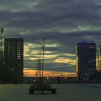 НОЯБРЬ - мой город :: Владимир Максимов