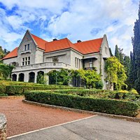 Дворец Харакс в посёлке Гаспра (Большая Ялта). :: Виктор Мухин