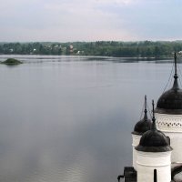 Церковь Спаса Преображения с водяными вратами и Сиверское озеро :: Александр Ильчевский 