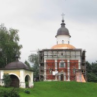 Часовня-сень Кирилла Белозерского и Церковь Иоанна Предтечи :: Александр Ильчевский