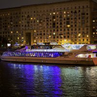 Ночной кораблик. :: Валерий Пославский