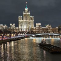 Высотка на Котельнической набережной :: <<< Наташа >>>