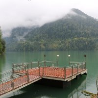 Озеро Рица у дачи Ствлина :: Ольга 