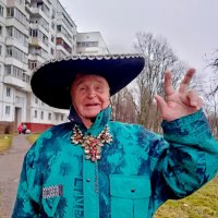 А в шляпе - гораздо теплее! :: Vladimir Semenchukov А в шляпе - гораздо теплее! :: Vladimir Semenchukov