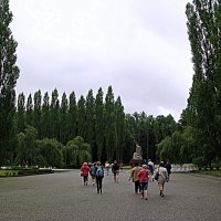 Берлин. Трептов - парк. :: Владимир Драгунский