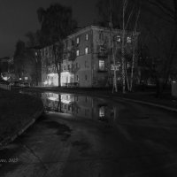 Старый дом ночью :: Александр Синдерёв