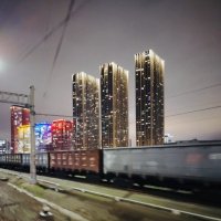 Ночь. Высотки. РЖД. :: Людмила Гулина Ночь. Высотки. РЖД. :: Людмила Гулина