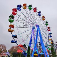 Ну очень красочное колесо обозрения. :: Лия ☼ Ну очень красочное колесо обозрения. :: Лия ☼