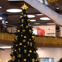 Елка в ТРЦ Любимово! :: Юрий Полторыхин.