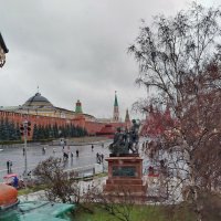 Красная площадь дождливым декабрем :: Александр Чеботарь