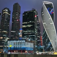 Небоскребы Москва-Сити :: <<< Наташа >>>