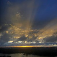 Вечер в окошке. :: Марина Леонидовна