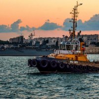 Буксир. :: Сергей Воротников