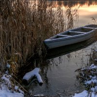 Лодка у берега :: Сергей Цветков