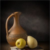 Кувшин и фрукты.. :: Алексей Мезенцев