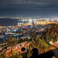 Гуляя по ночной Хайфе... :: Эмиль 