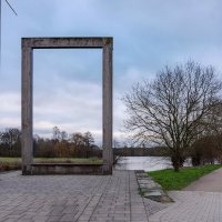 Вид на озеро... :: Николай Гирш