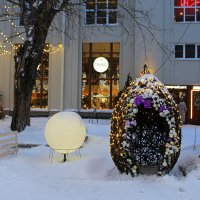 По новогодним улицам города :: Татьяна Лютаева