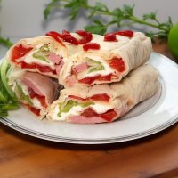 О простых закусках: лаваш с начинкой...:-) :: Андрей Заломленков