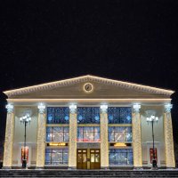 Прогулка по городу :: Дмитрий Колесников