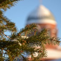 Церковь и ель :: Prizrak 777