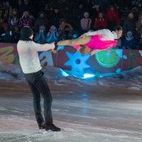 Мария Голубева-Алексей Усков -артисты цирка на льду.удалитьредактировать :: Виктор Евстратов