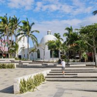 В сквере у часовни :: Андрей K.