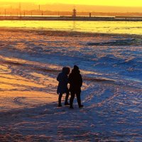 Прогулки у замерзающего моря :: Aida10 
