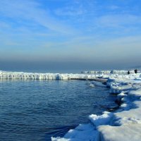 Обледенелые берега :: Сергей Карачин