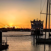 Sunset in harbor :: Alena Kramarenko