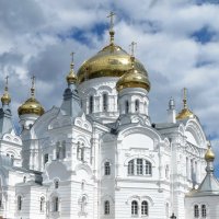 Монастырский Крестовоздвиженский собор :: Лариса С.