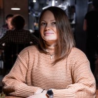 Девушка в кафе :: Илья Шенгелия