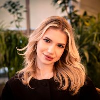 Девушка в оранжерее :: Илья Шенгелия