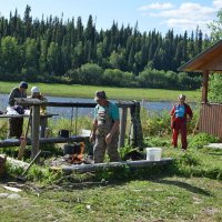 Хлопоты у костра. :: ВикТор Быстров Хлопоты у костра. :: ВикТор Быстров