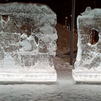 ледяные скульптуры в парке :: Галина R...