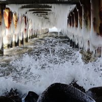 Море, волны, сосульки :: Рита Симонова