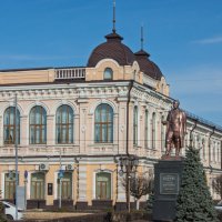 Памятник Кирову, на улице Кирова :: Игорь Сикорский