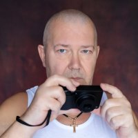 Портрет с фотоаппаратом :: Александр Синдерёв