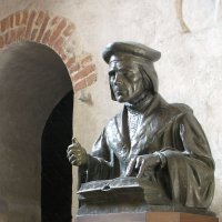 Бюст Микаэля Агриколы в вестибюле собора Турку :: Александр Ильчевский 