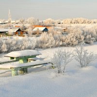 На берегу реки :: Владимир Зыбин