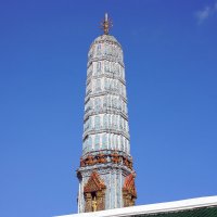 Тайская архитектура под безупречным синим небом :: Иван Литвинов