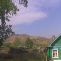 Дом на фоне горы :: fogmeadowww m