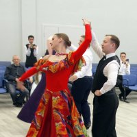 Подняться над паркетом :: Александр Рябчиков