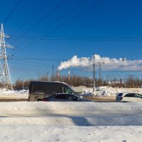Морозный день на улице города :: Александр Синдерёв