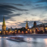 Кремлёвская набережная :: Игорь Шевченко