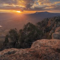 Закат с видом на Чатыр-Даг :: Дмитрий Шишкин