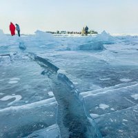 Трещина во льду... :: Виктор Садырин