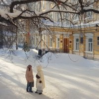 Кот учёный во дворе РГУ :: Galina Solovova