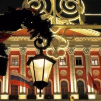 Глядит задумчиво фонарь. :: Татьяна Помогалова