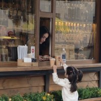 Самая маленькая покупательница :: Мариша Самая маленькая покупательница :: Мариша